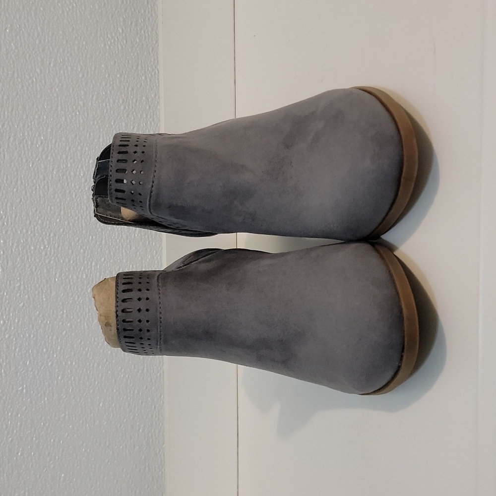 Carlos by Carlos Santana Women's Size 6 Marteen Ankle Booties